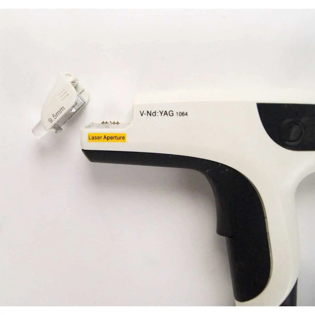Viora V30 V-Nd:YAG Handpiece PCR PulseConfiguRythm Interchangeable Spots Nd-YAG Sol International Medical