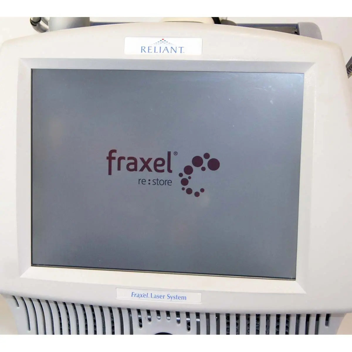 2008 Fraxel SR 1500 Reliant Fractional Laser 1550nm System with Cart Skin Repair Sol International Medical