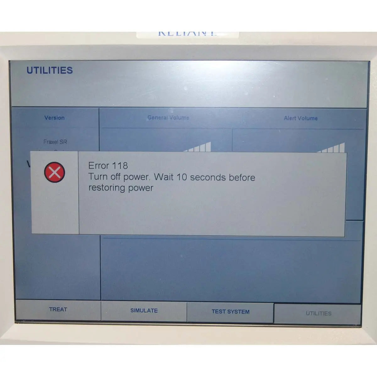 2008 Fraxel SR 1500 Reliant Fractional Laser 1550nm System with Cart Skin Repair Sol International Medical