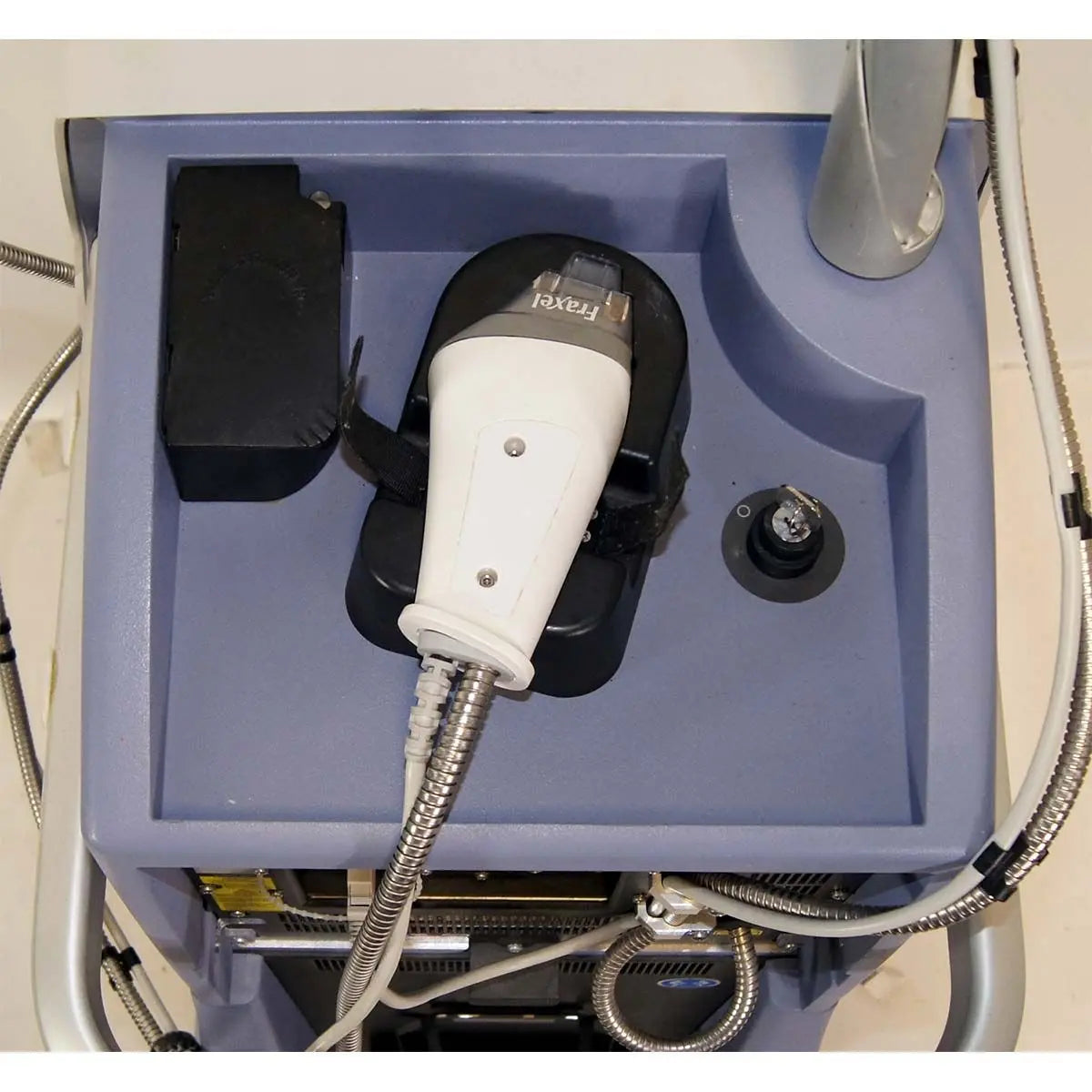 2008 Fraxel SR 1500 Reliant Fractional Laser 1550nm System with Cart Skin Repair Sol International Medical
