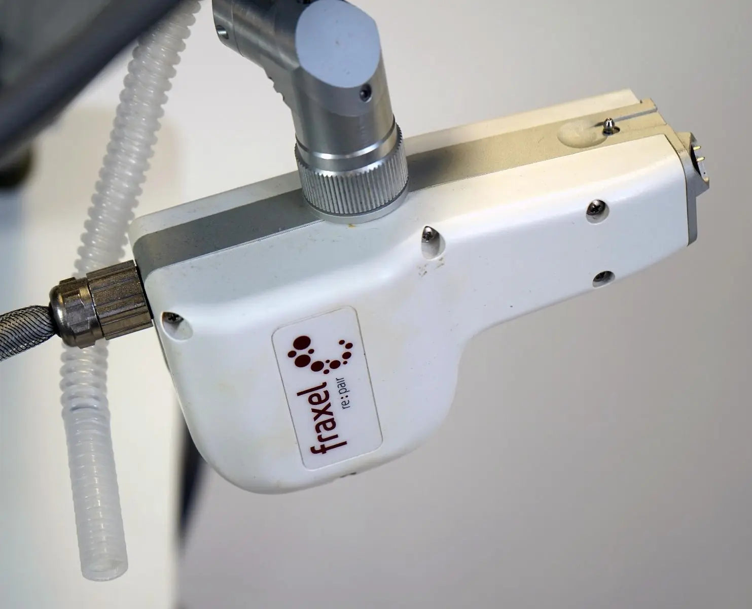 2008 Reliant Fraxel Re Pair Skin Wrinkle Resurfacing CO2 Fractional Laser RePair Sol International Medical