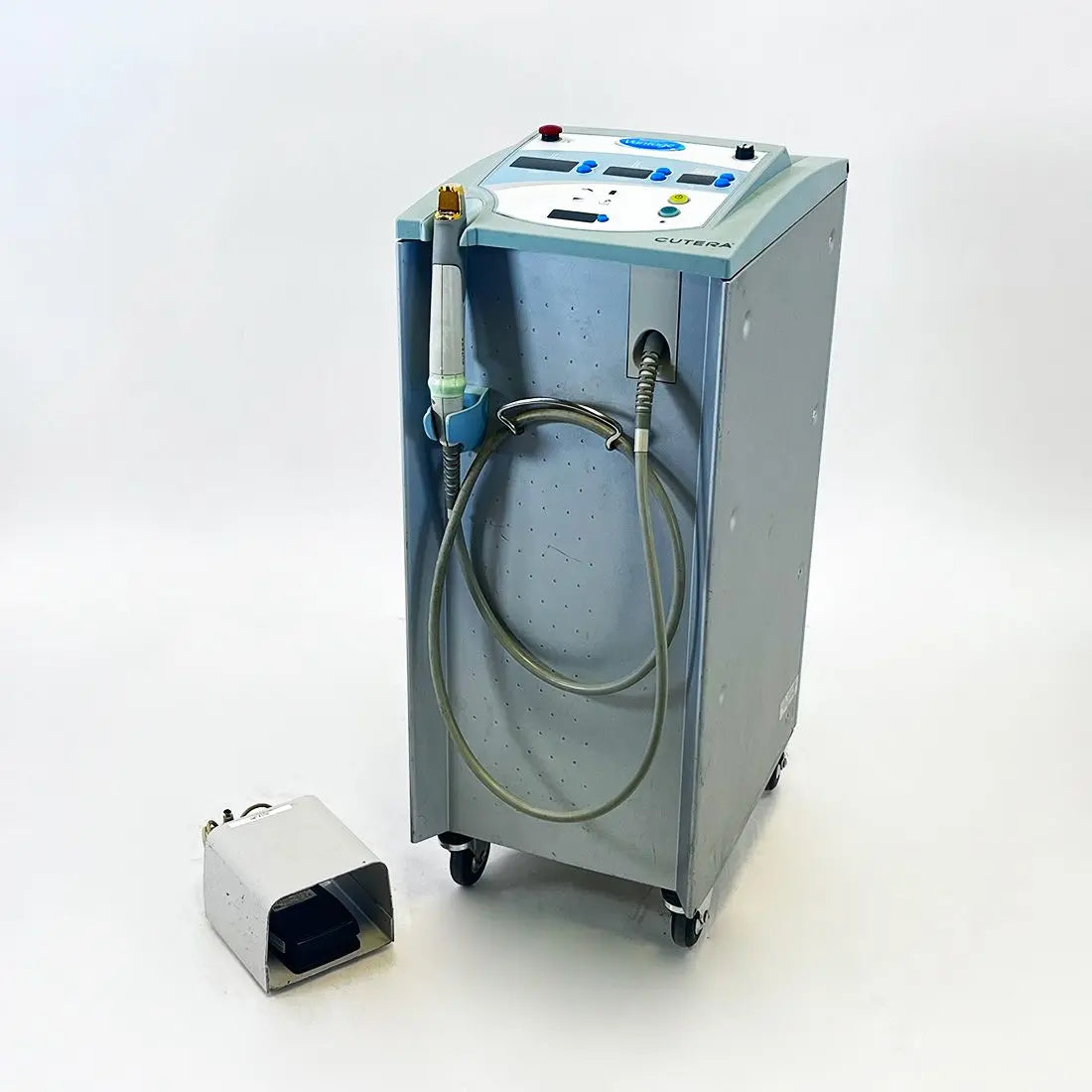 2005 Cutera Altus CoolGlide RVantage 110 Vantage Nd YAG 1064 Hair Removal Laser Cutera