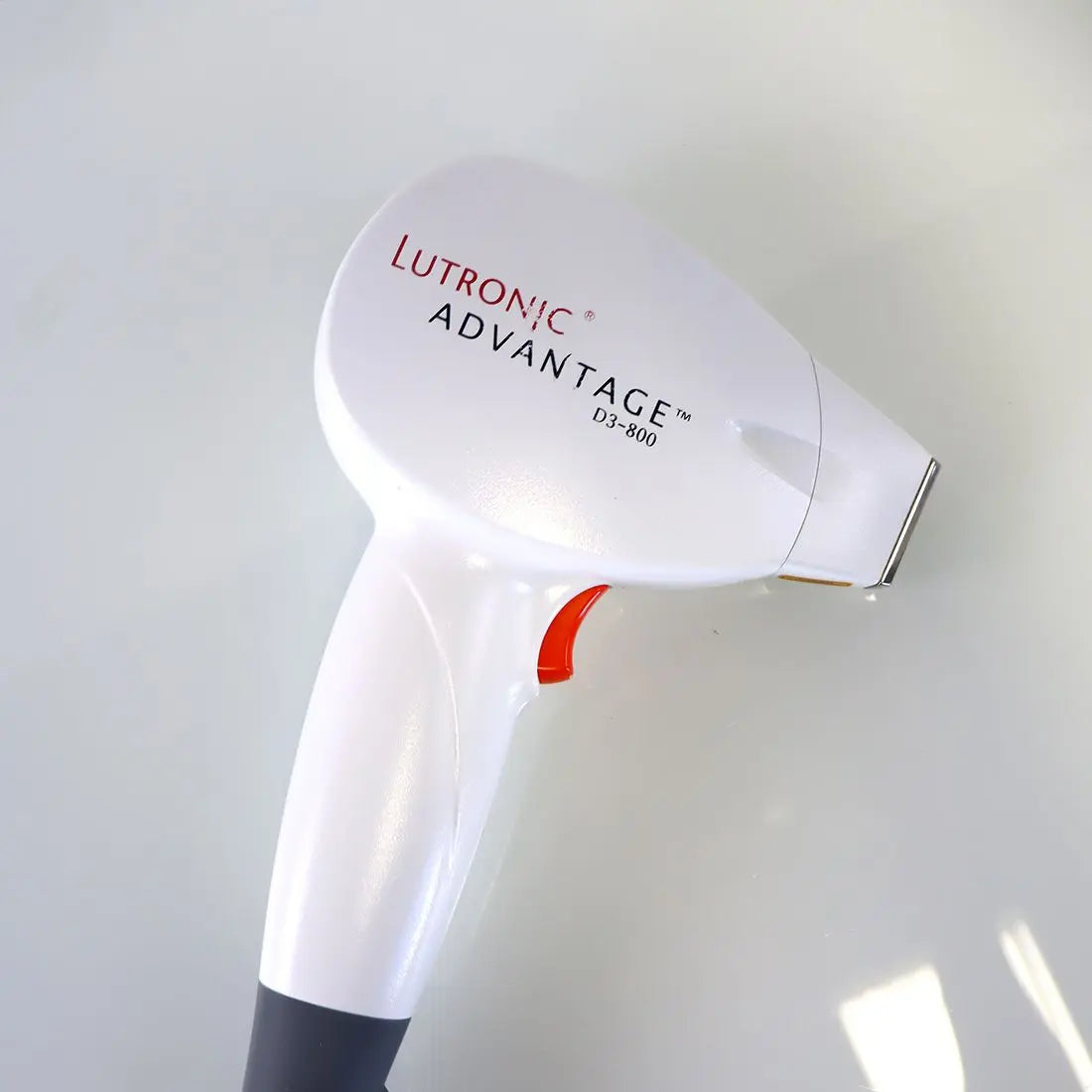 2013 Lutronic Advantage 805nm Diode Laser System Hair Removal & D3-800 Handpiece Lutronic