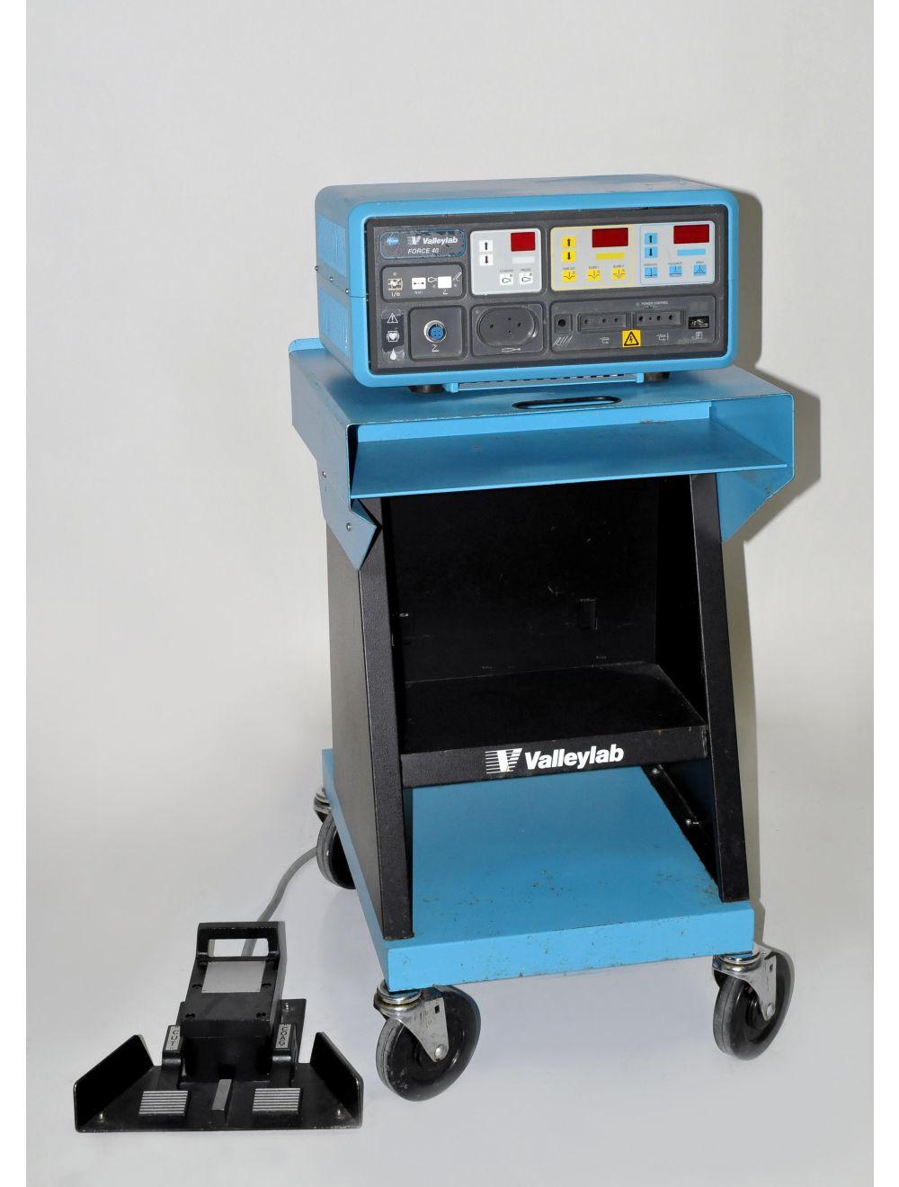 Pfizer Valleylab Force40 Electrosurgical Generator Force 40 w Foot Switch &amp; Cart Sol International Medical