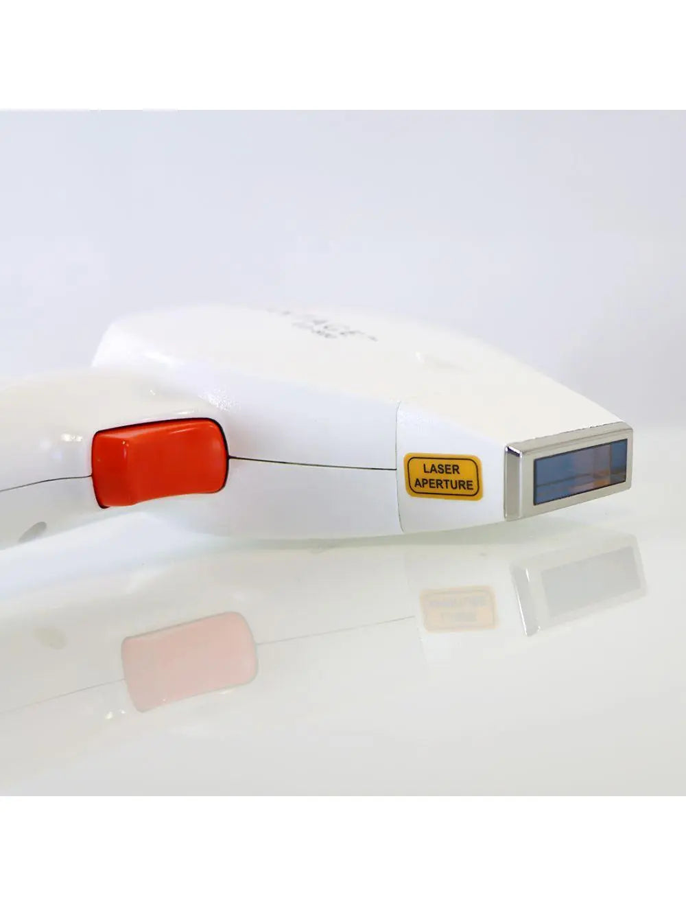 2013 Lutronic Advantage 805nm Diode Laser System Hair Removal & D3-800 Handpiece Lutronic