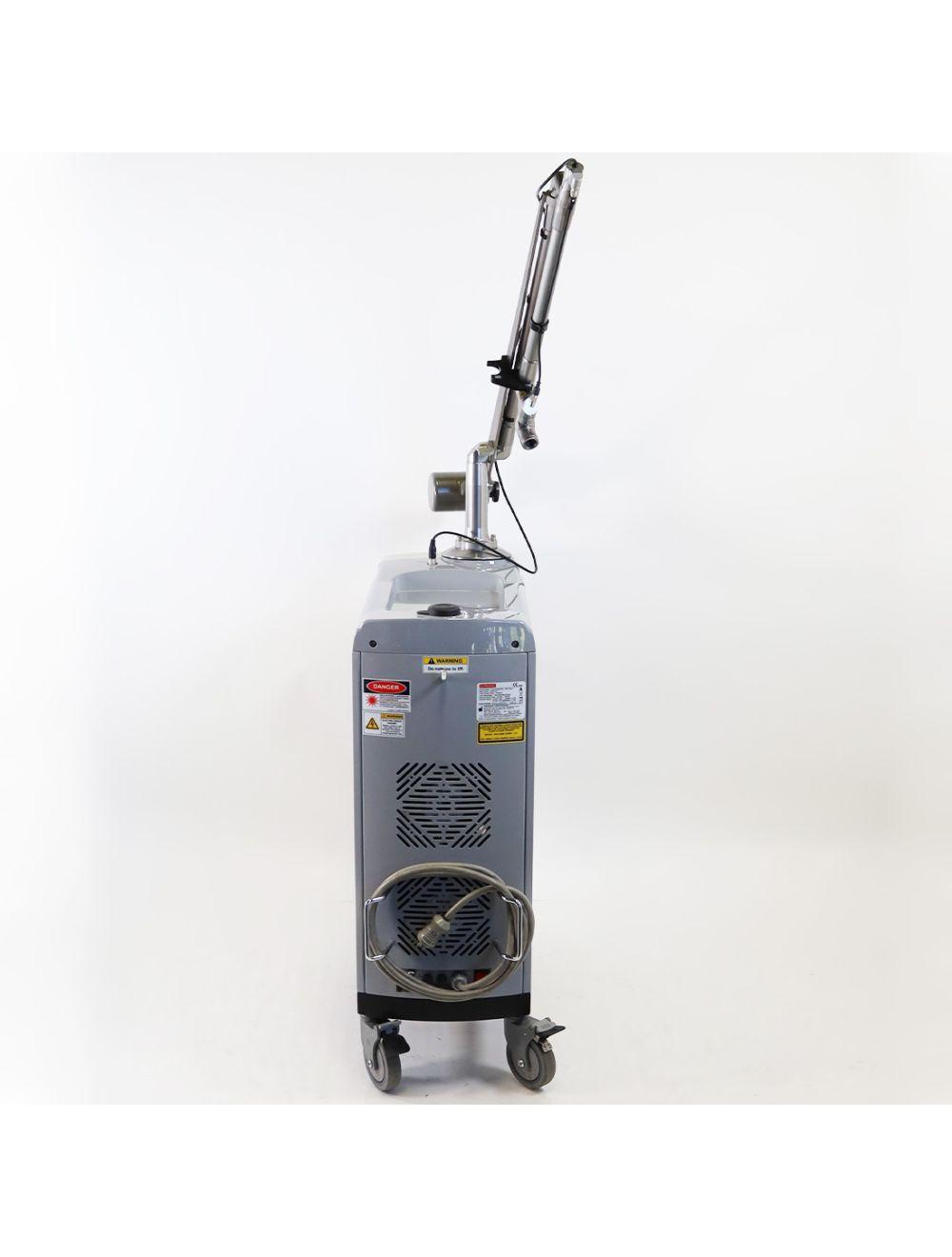 2012 Lutronic Spectra Dual Pulsed Nd Yag Laser Class IV Tattoo Removal System Lutronic
