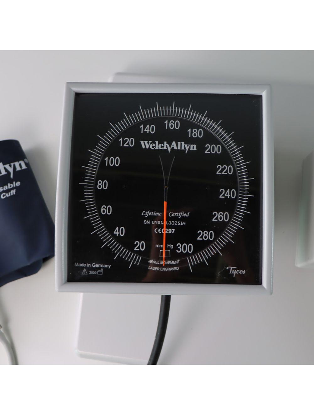 Welch Allyn Integrated Wall Diagnostic System Complete with Wall Board, Blood Pressure, 2 Heads and Specula Dispenser Sol International Medical