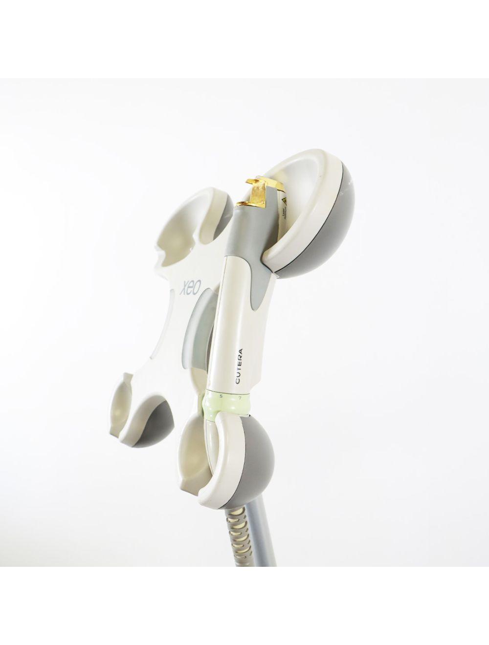 2009 Cutera Xeo Skin Resurfacing Nd: YAG Laser 1064nm Laser System US110XEO Cutera